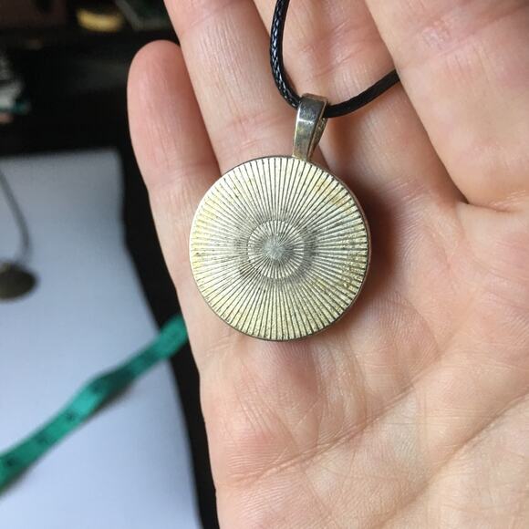 Abstract glass front dark green splatter pendant necklace - Picture 10 of 11